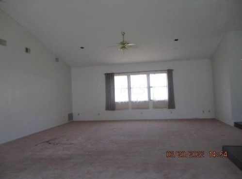 1855 Beacon St, Washington Ch OH  43160-1759 exterior