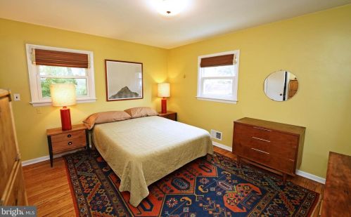 56 Roxboro Rd, Lawrence Township NJ  08648-3925 exterior