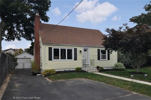 103 Grovedale St, Warwick, RI 02888-3643
