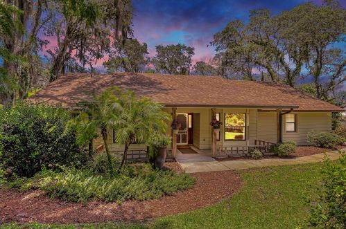 1945 Center Dr, Casselberry, FL 32707-4103