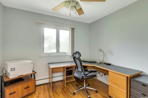 4 Magenta Ln, Elwood NY  11731-5116 exterior