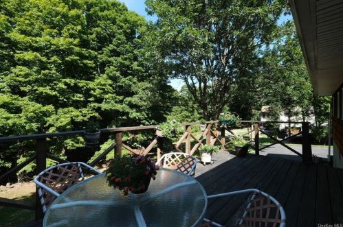 79 Mountain View Rd, Tompkins Corners NY  10579-2019 exterior