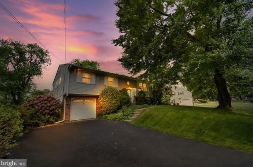 45 Brentwood Dr, Willow Grove, PA 19090-4237