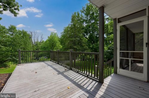 206 Creek Dr, Harrisburg, PA 17103-1805