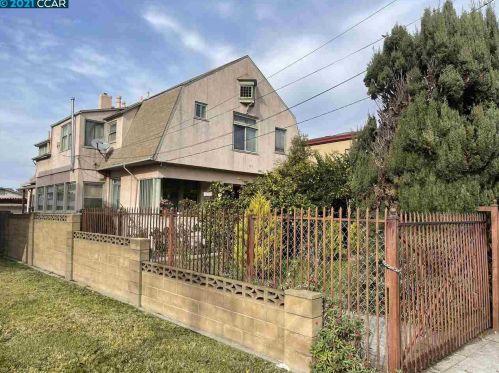 1523 28th Ave, Oakland CA  94601-1639 exterior
