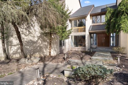34 Springton Pointe Dr, Newtown Square, PA 19073-3930