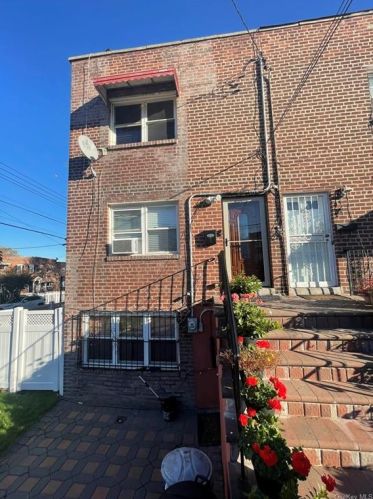 4122 Paulding Ave, Bronx, NY 10466-4708