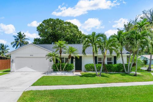 602 11th St, Boynton Beach, FL 33426-2979