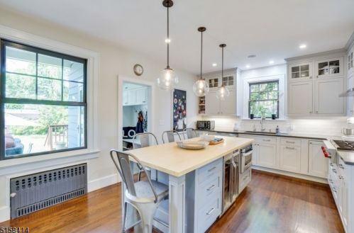 42 Warren Ct, South Orange NJ  07079-2336 exterior