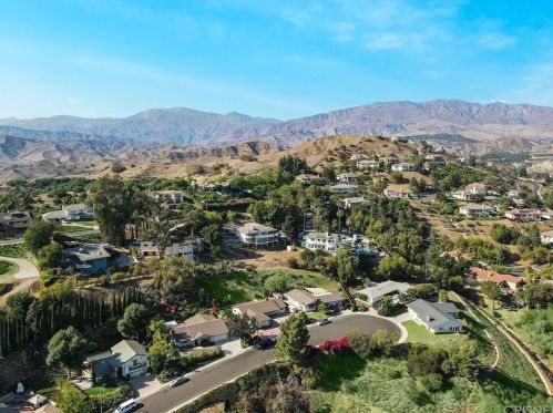 675 Dana Dr, Santa Paula CA  93060-1614 exterior