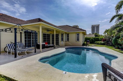 1241 Bimini Ln, West Palm Beach FL  33404-2770 exterior