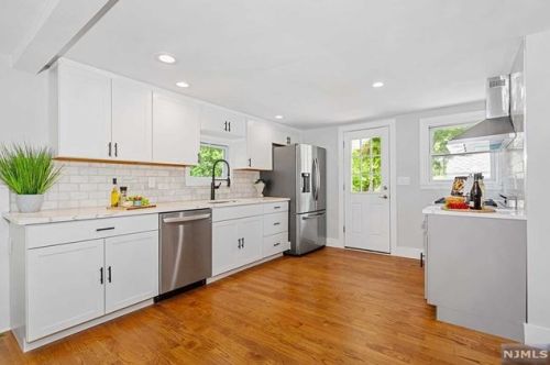 577 Ewing Ave, Franklin Lakes NJ  07417-2302 exterior