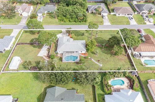 1622 Alvaton Ave, Fort Pierce, FL 34953-4736