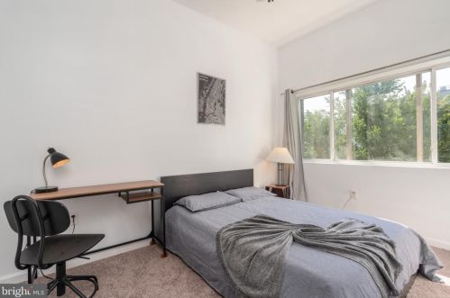 705 Kenyon St, Washington, DC 20010-1521