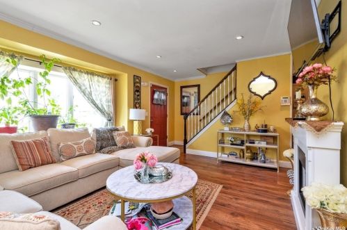 216 Denton Pl, Roosevelt, NY 11575-1520