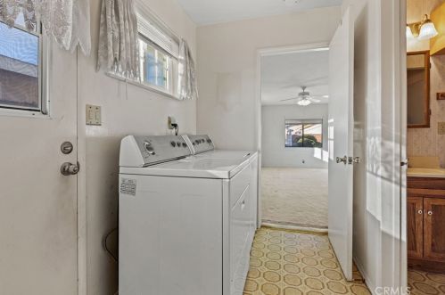 9581 Swallow Ln, Garden Grove CA  92841-2638 exterior