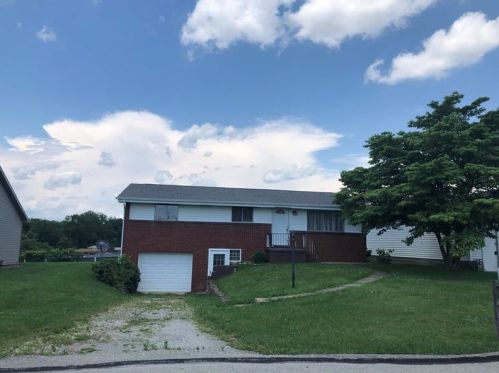1020 James St, Latrobe, PA 15650-2136