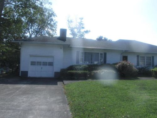 6005 Chalmers Dr, Knoxville, TN 37920-5811
