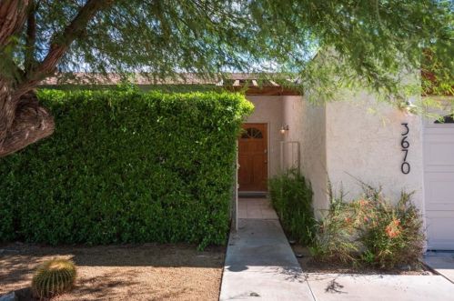 3670 Mesquite Ave, Palm Springs CA  92264-3400 exterior