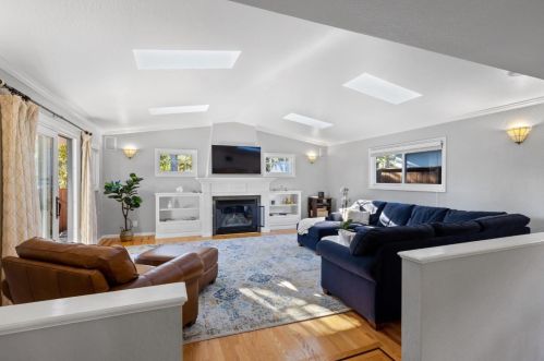 1920 Claremont Dr, San Bruno CA  94066-2716 exterior