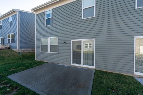 1792 Quarry Oaks Dr, Florence KY  41042-5700 exterior