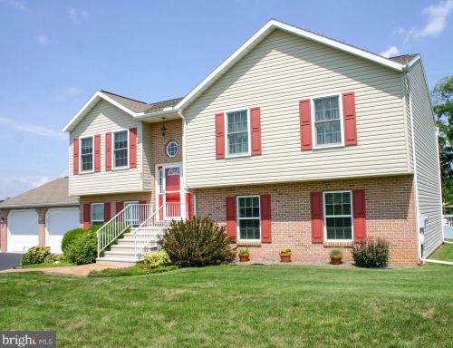 837 Essex Cir, Upton, PA 17225-8741