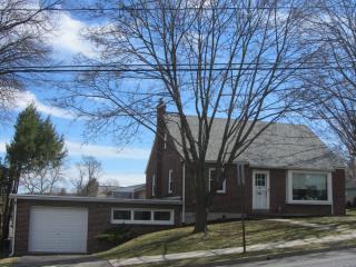 107 Spruce St, Reading, PA 19607-2741