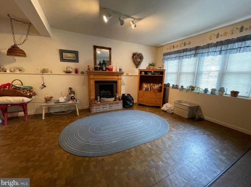 1 Budd Blvd, West Deptford NJ 08096-3332 exterior