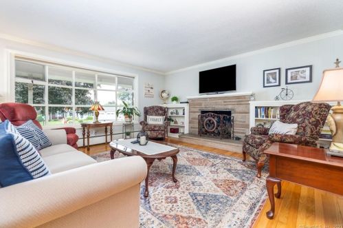 5 Janice Ln, Bristol, CT 06010-8528
