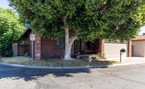 27629 Ruby Ln, Santa Clarita, CA 91384-3116