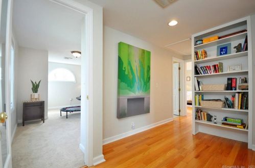 26 Birch St, Waterbury CT  06704-3806 exterior