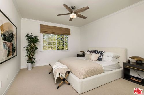 29646 Ridgeway Dr, Calabasas CA  91301-4147 exterior