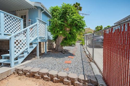 32389 Valley View Ave, Lake Elsinore CA  92530-0518 exterior