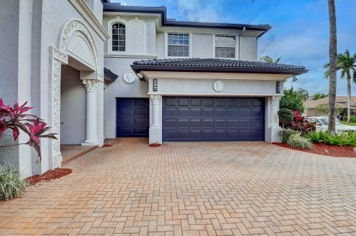 8006 Valhalla Dr, Delray Beach, FL 33446-9513