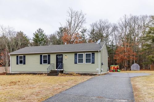 70 Pleasant View Dr, Killingly CT  06241-1213 exterior