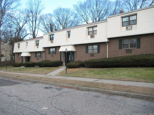 27 Enid St, Bridgeport CT  06606-2757 exterior