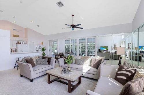 1812 Piccadilly Circus, Naples FL 34112-3687 exterior