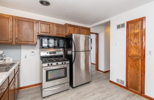 820 91st St, Milwaukee WI  53214-2845 exterior