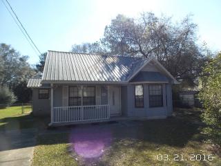 106 Oakmont Dr, Crestview FL  32539-8315 exterior