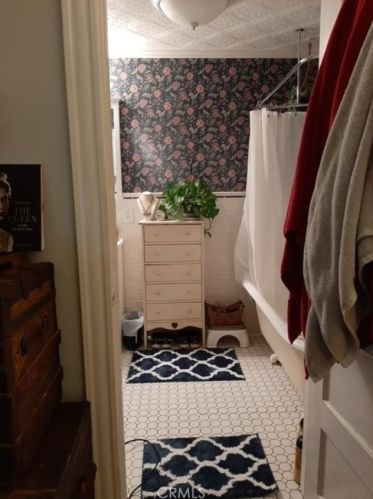 102 Lugonia Ave, Redlands CA  92374-4702 exterior