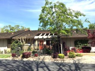 2815 Calle Vista Way, Sacramento, CA 95821-6138