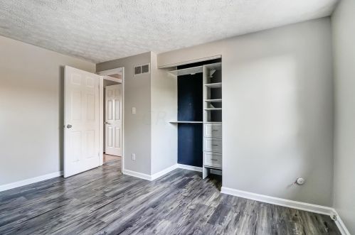 1967 Willow Run Rd, Darbydale OH  43123-1531 exterior