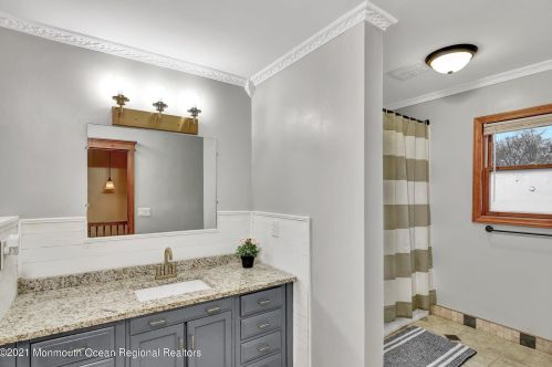 26 Northfield Ave, East Brunswick NJ  08816-3031 exterior