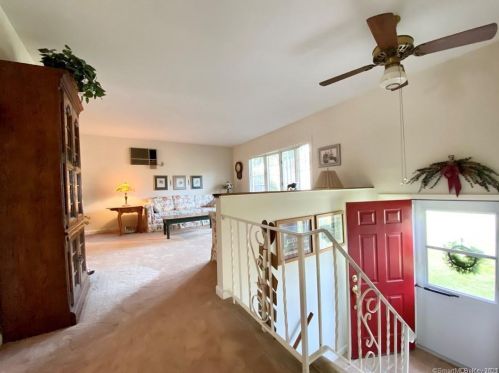242 Dahlia Dr, Mahopac NY  10541-3768 exterior
