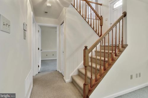 6 Terry Ct, New Castle DE  19720-7697 exterior