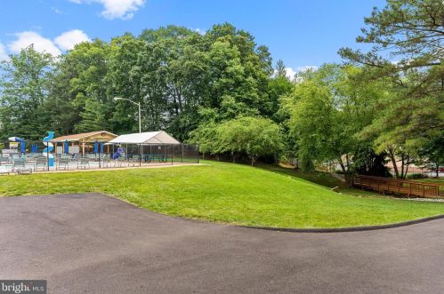 2831 Madeira Ct, Woodbridge VA  22192-1935 exterior