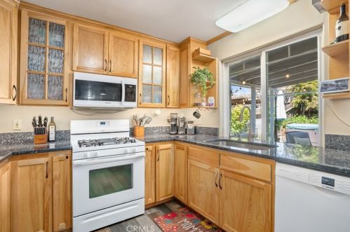 1115 Patricia Ln, Lake Nacimiento, CA 93446-3206