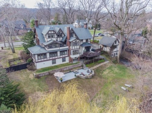 483 Park St, Montclair, NJ 07043-1942