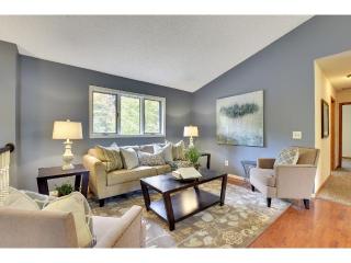 4701 Natchez Ln, Prior Lake, MN 55378-2635