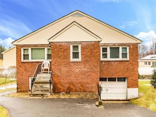 9 Cabot Ave, Elmsford, NY 10523-2701